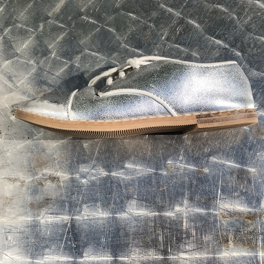 Gap silver Oxfords sz 10